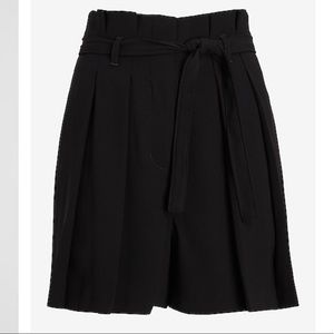 Super high waisted paper bag shorts pleated